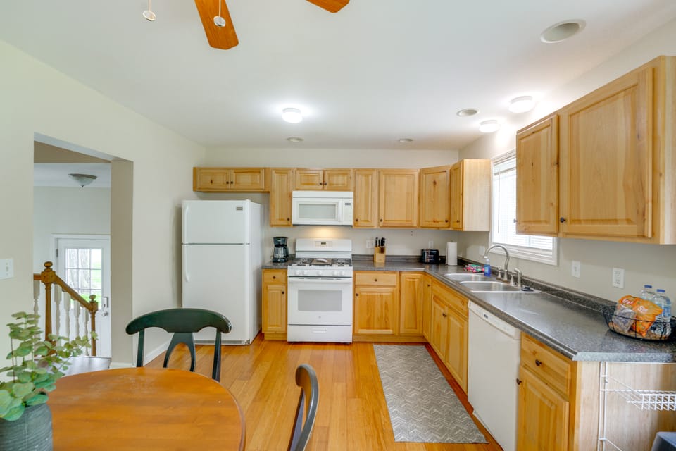2 Mi to Lake Huron: Classic Home w/ Private Deck House in Michigan