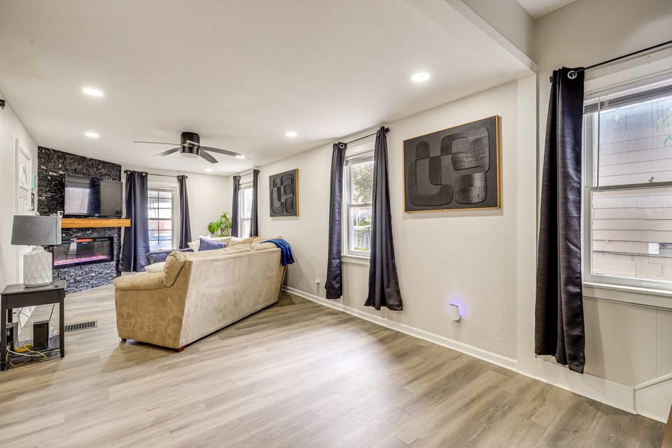 Game-Day Getaway Near Arrowhead Stadium & Casinos! House in Kansas City