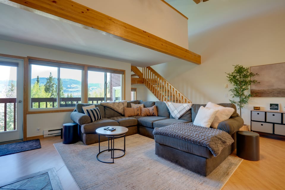 3BR + Loft Family Townhouse w/ Epic Mountain Views Apartment in Wildernest