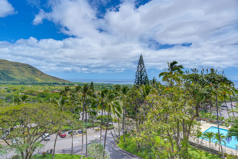 Pool Access, 1 Mi to Makaha Beach! Ocean-View Unit Apartment in Makaha Valley