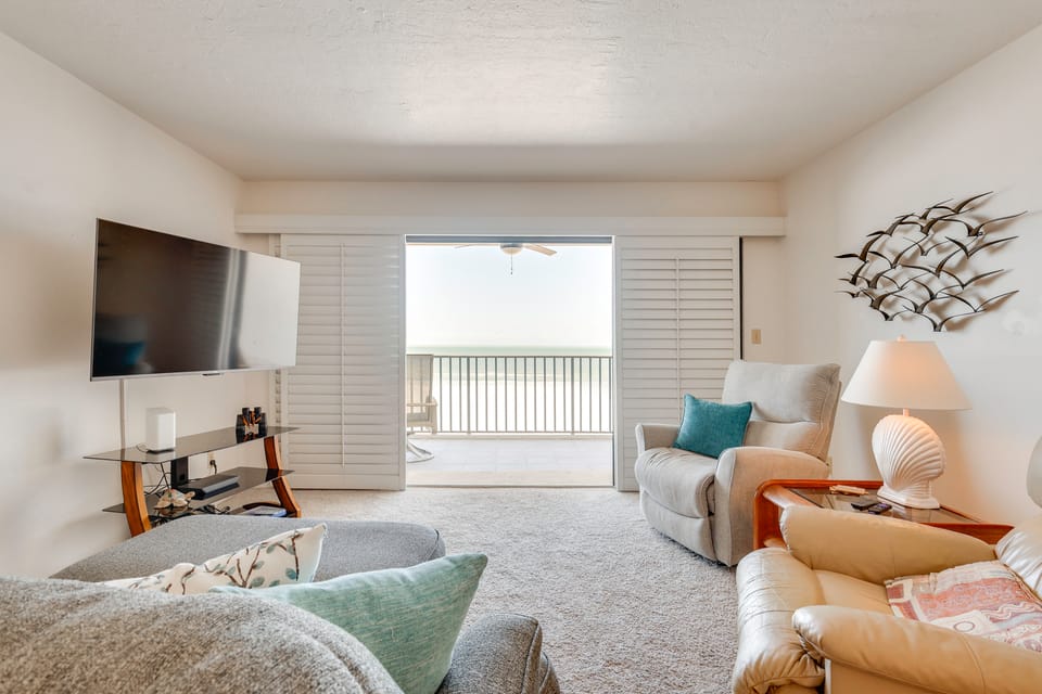 Gulf-Front Gem w/ Pool Access on Fort Myers Beach! Apartment in Estero Island