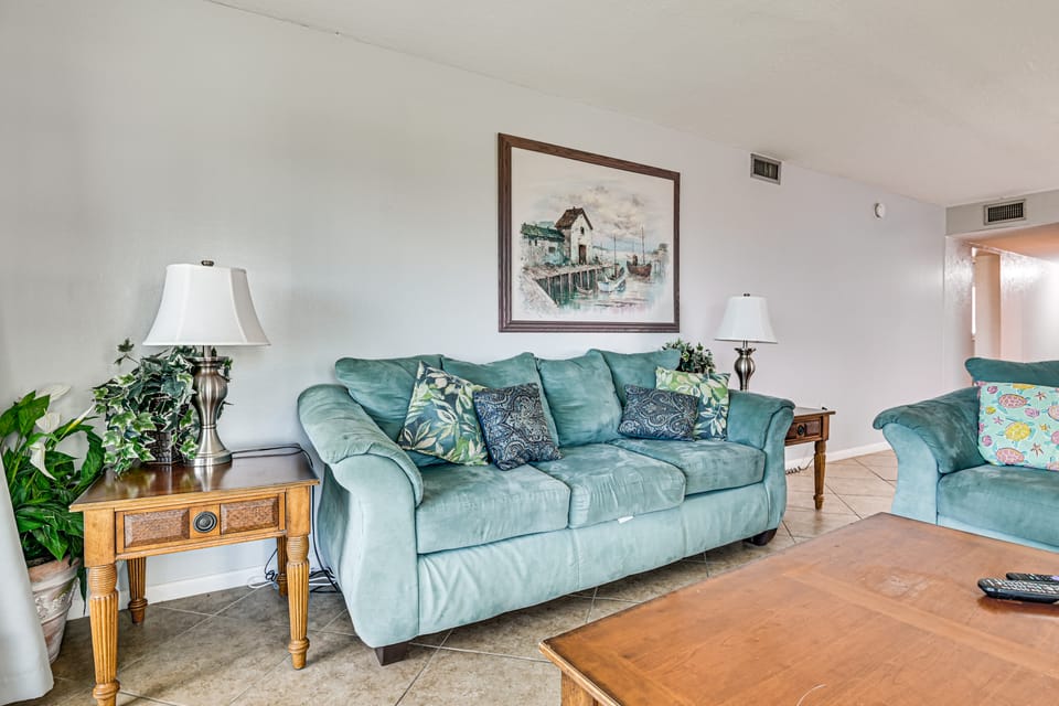 Cool Off in the Ocean-View Pool! Cocoa Beach Unit Apartment in Seacrest Beach