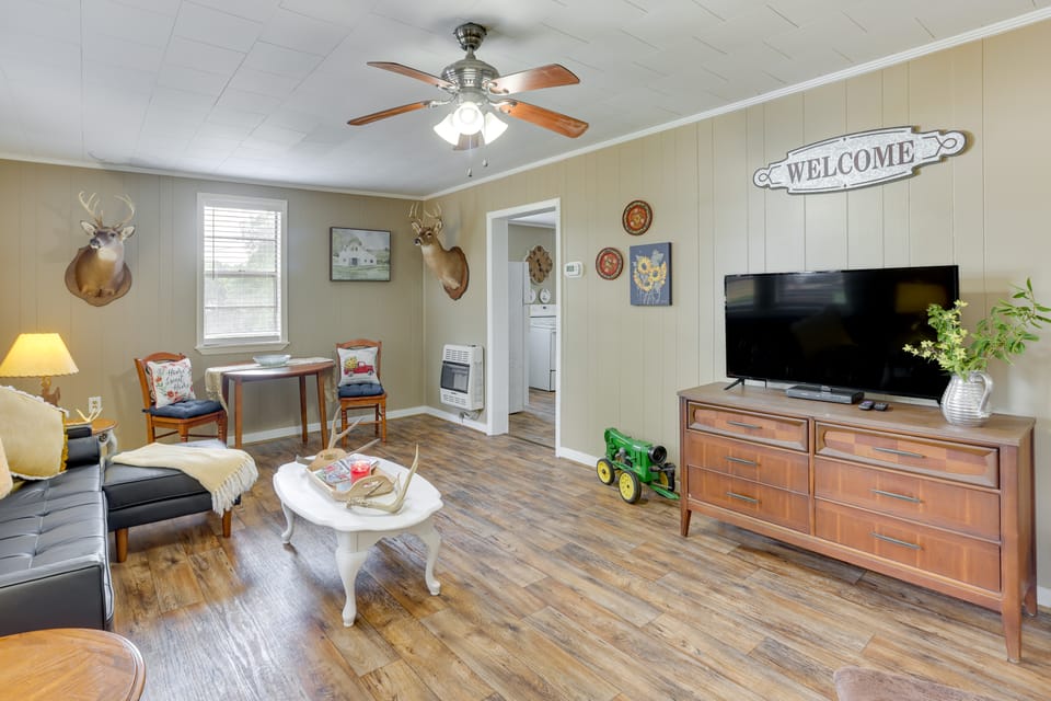 Lineville Homestead Retreat! Farmhouse & Cottage House in Alabama