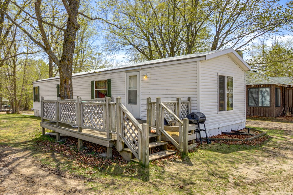 Sandy Beach & Boat Dock! Gull Lake Resort Cabin House in Minnesota