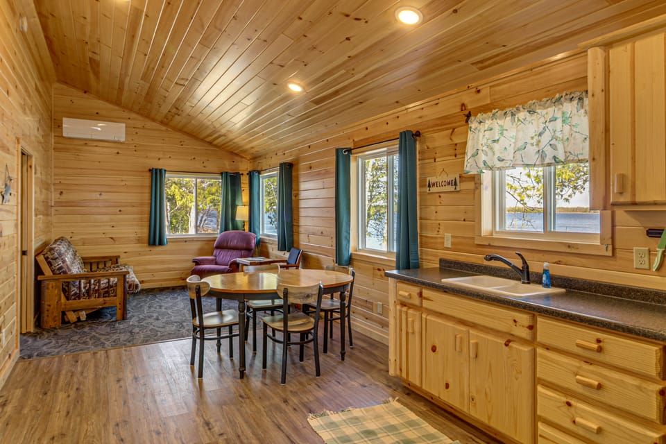 Gull Lake Escape: Cabin w/ Access to Dock, Beach House in Minnesota
