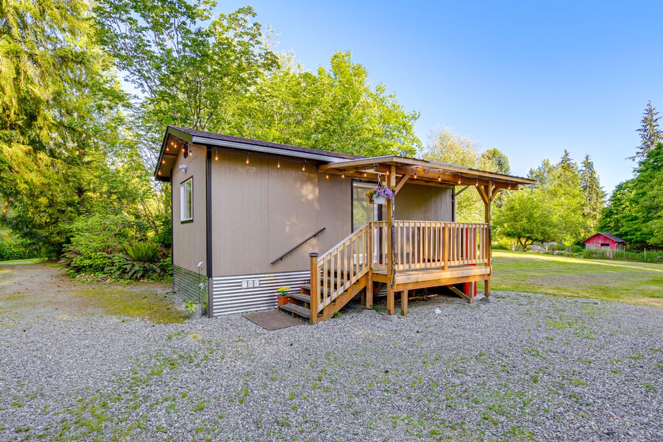 Pet-Friendly Quaint Cottage: Park-Like Setting Apartment in Everett