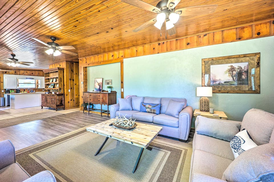 3-Unit Group Retreat! 2 Mi to Wolf Creek Boat Ramp House in Grove