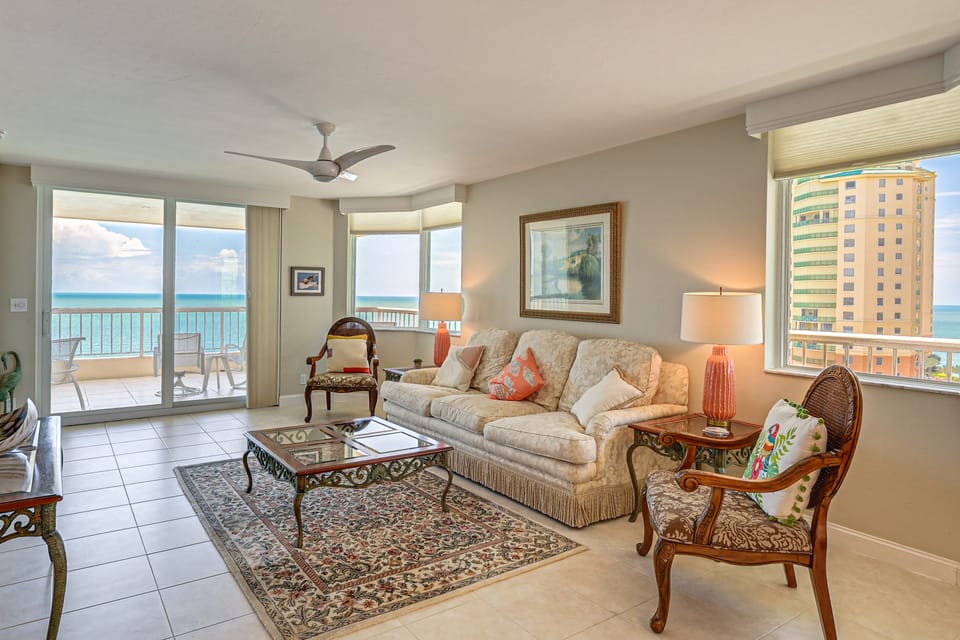 Beachfront Condo w/ Wide Balcony in Marco Island! Apartment in Marco Island