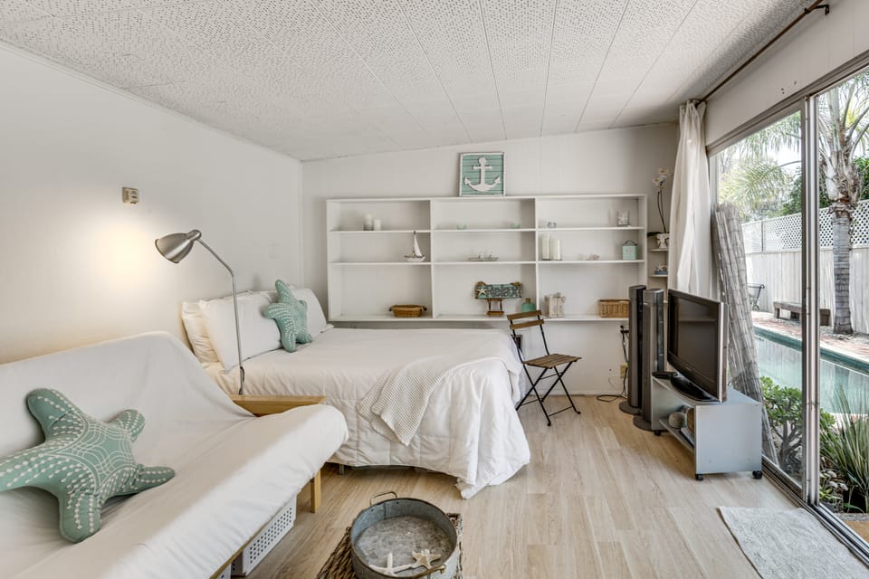 Cozy Studio w/ Patio & Shared Pool in La Jolla! Apartment in Pacific Beach