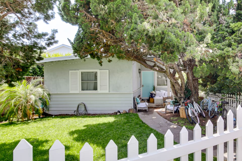 Cozy Studio w/ Patio & Shared Pool in La Jolla! Apartment in Pacific Beach