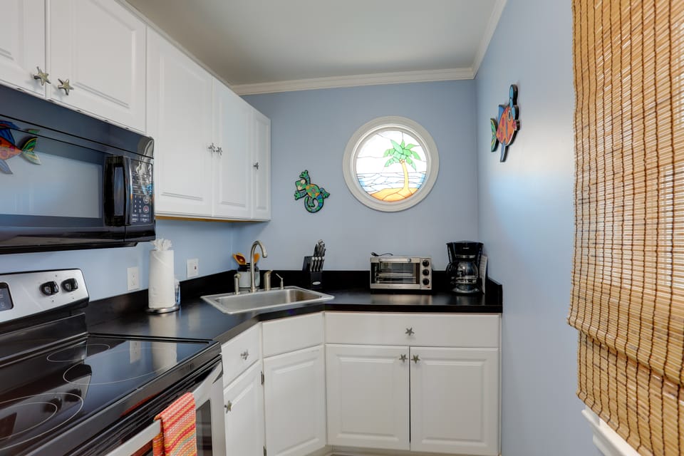 Central Condo w/ Deck & Pool Access in Key West! Apartment in Key West