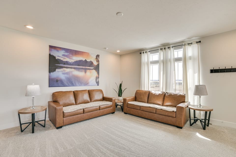 Country Stay Near Dtwn! Modern Petoskey Retreat House in Bear Creek