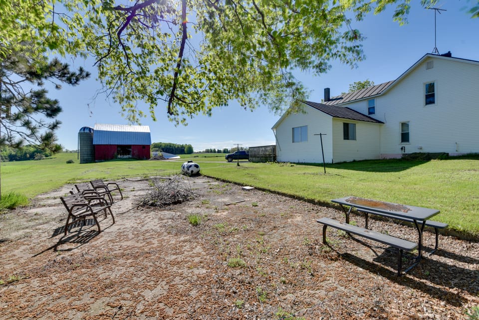 3 Miles to Torch Lake! Farmhouse w/ Vineyard View House in Torch Lake
