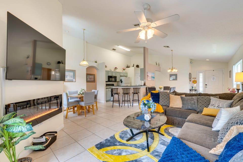 Sunny Cozy Mirage | Heated Pool | AC | Game Room House in Haines City