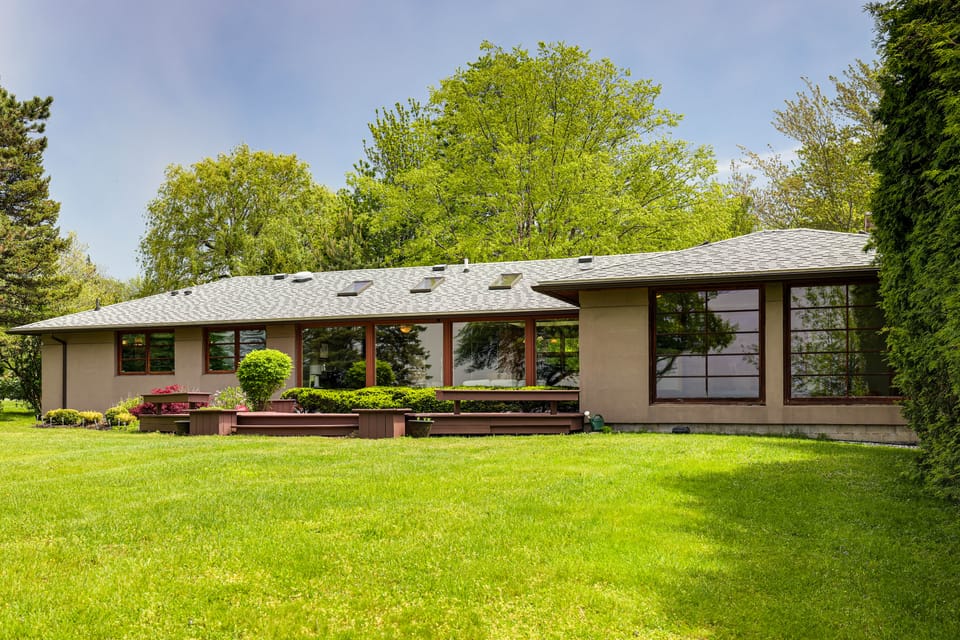 Waterfront Deck | Canada Sunset | Western New York House in Lake Erie