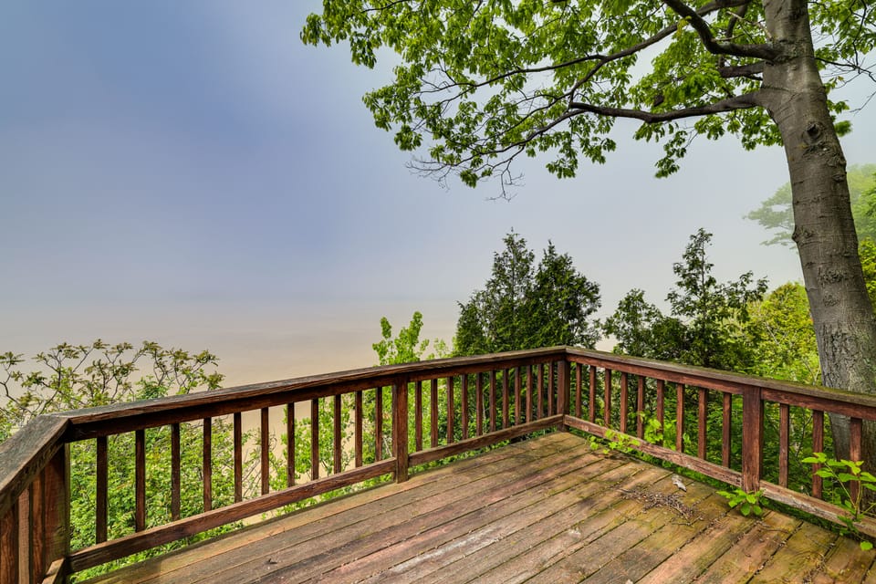 Waterfront Deck | Canada Sunset | Western New York House in Lake Erie