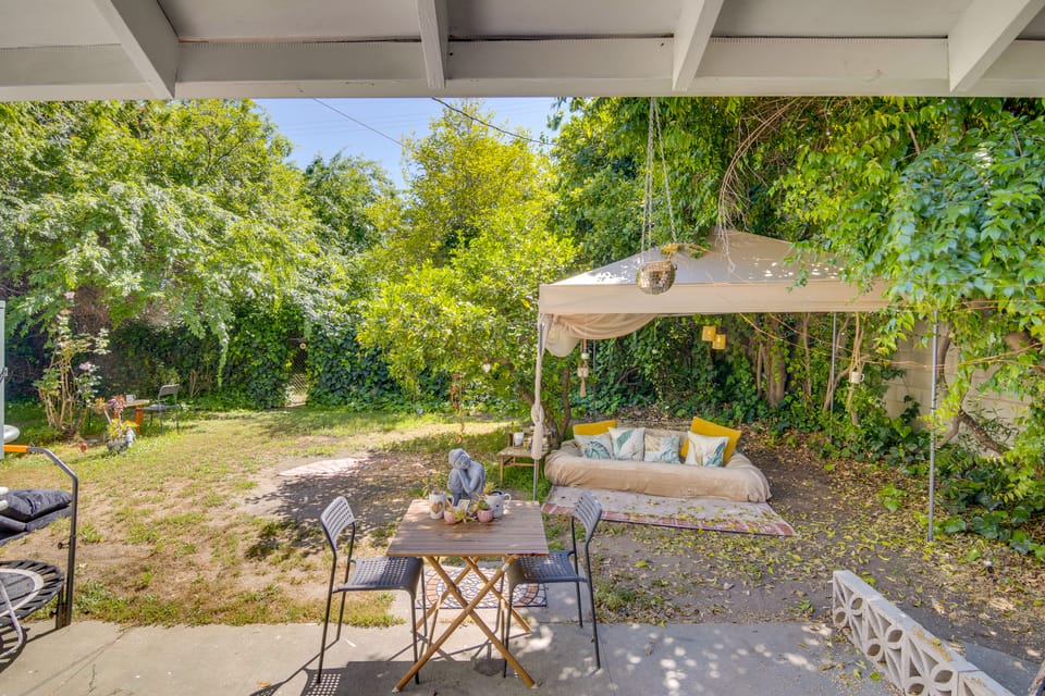 Modern LA Home w/ Garden - Work & Explore! House in North Hollywood