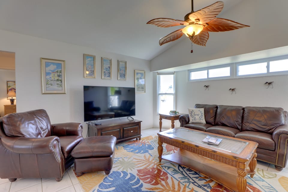Patio & Grill! Canalfront Rotonda West Golf Escape House in Rotonda Lakes