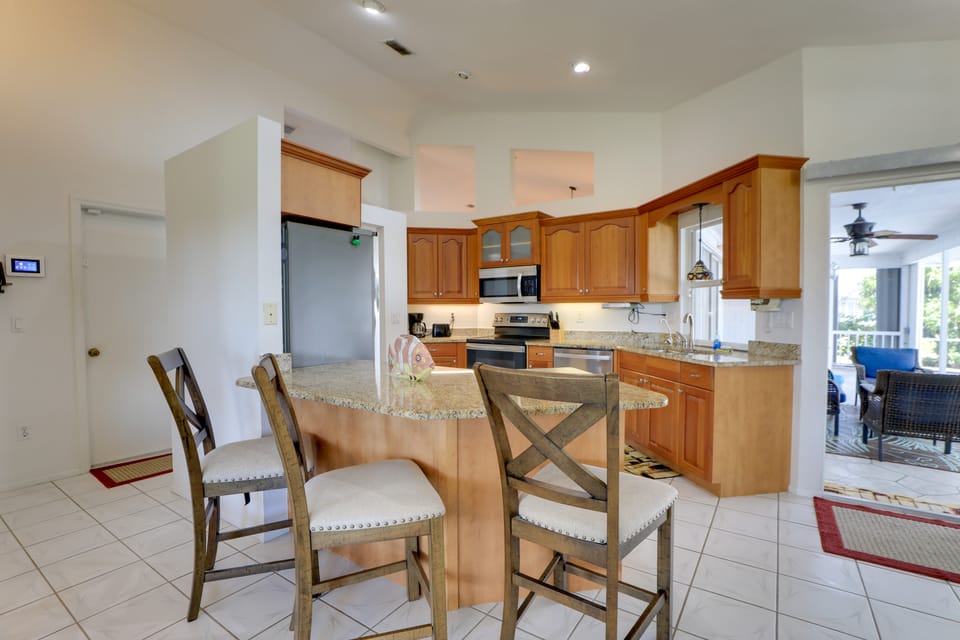Patio & Grill! Canalfront Rotonda West Golf Escape House in Rotonda Lakes