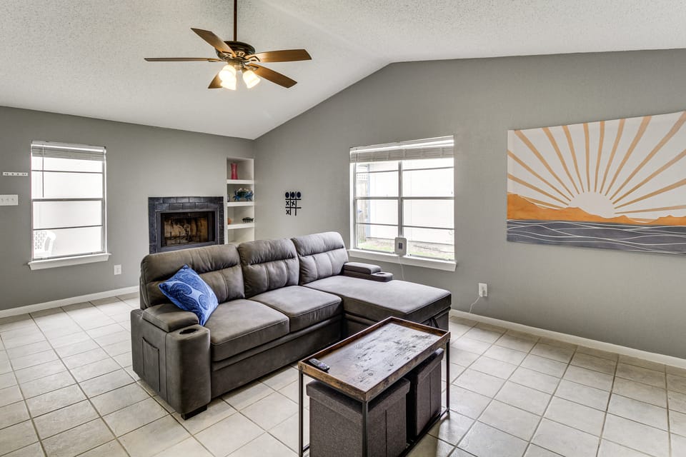 Explore Corpus Christi! Home w/ Patio Near Gardens Apartment in Nueces County