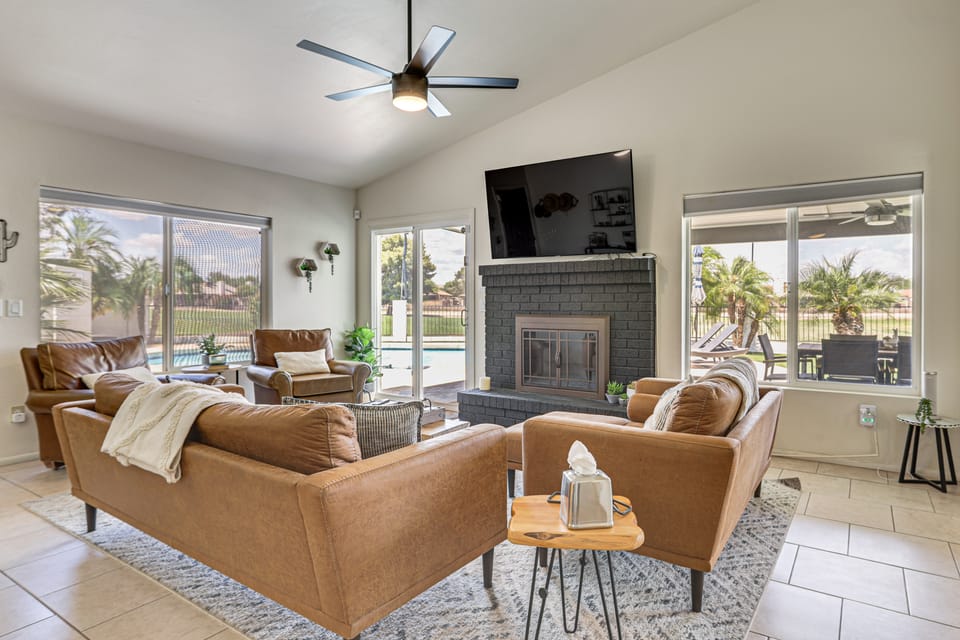 Pool & Mini Putting Green! Peoria Desert Oasis House in Glendale