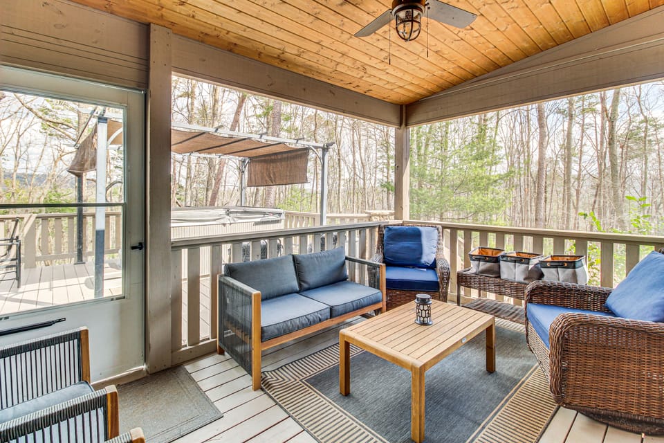 Private Hot Tub, Community Perks! Big Canoe Escape House in Georgia