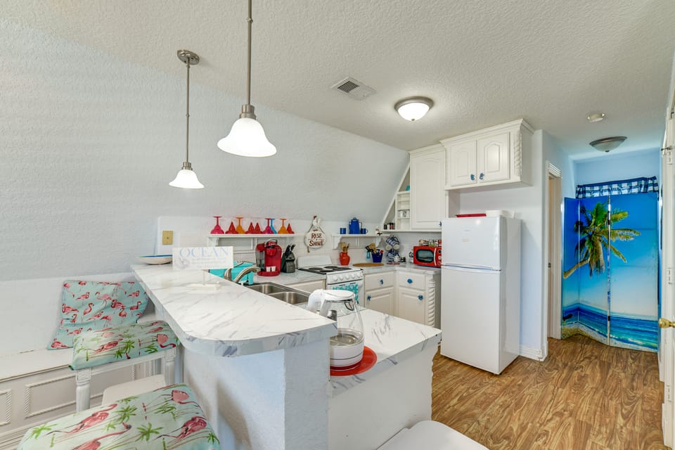 Walk to Waves! Surfside Beach House w/ Ocean View House in Surfside Beach