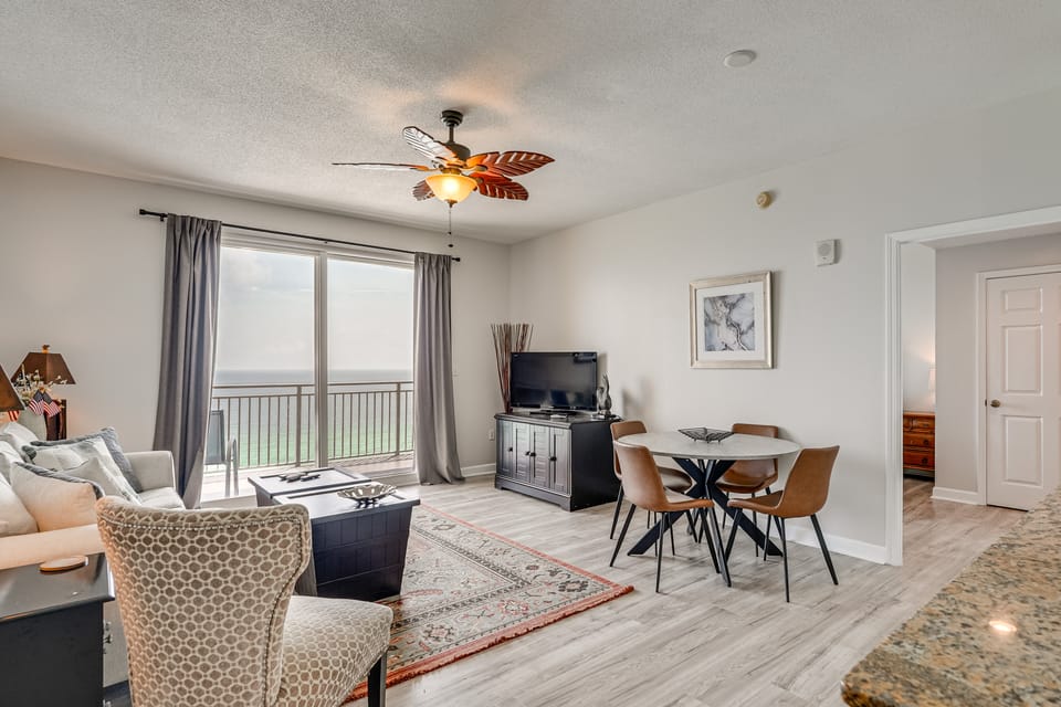 Walk to Pier & Water Park! Beachfront Bliss in PCB Apartment in Panama City Beach