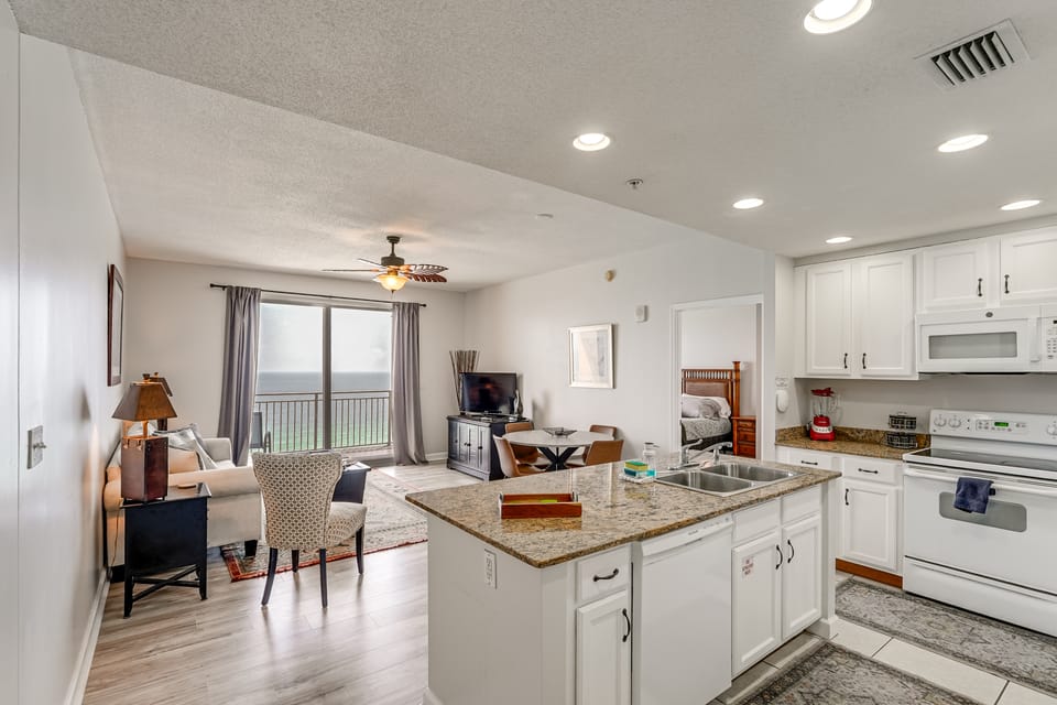 Walk to Pier & Water Park! Beachfront Bliss in PCB Apartment in Panama City Beach