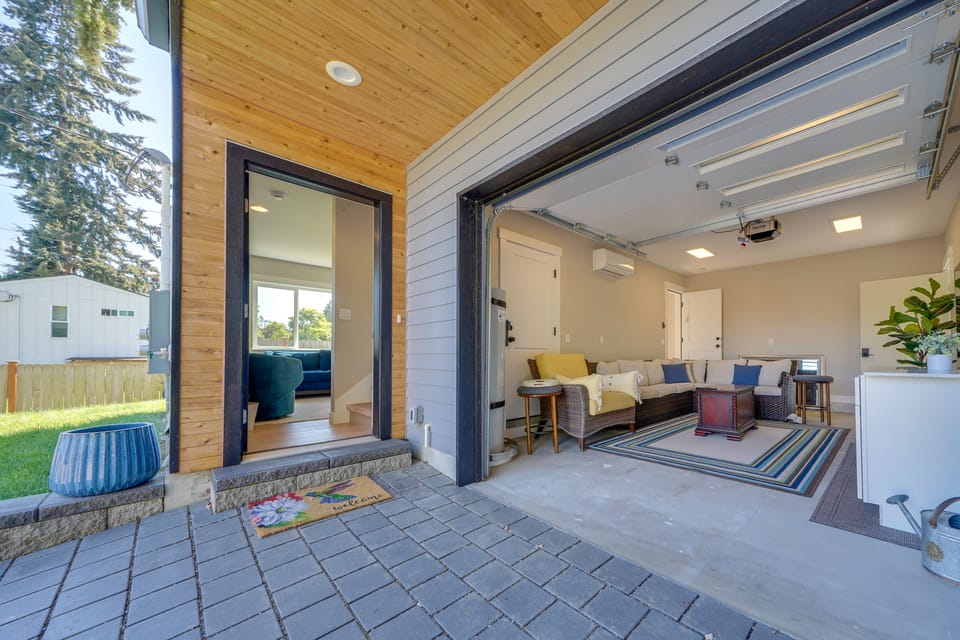 Rooftop Deck + Private Patio! West Seattle Home House in Seattle