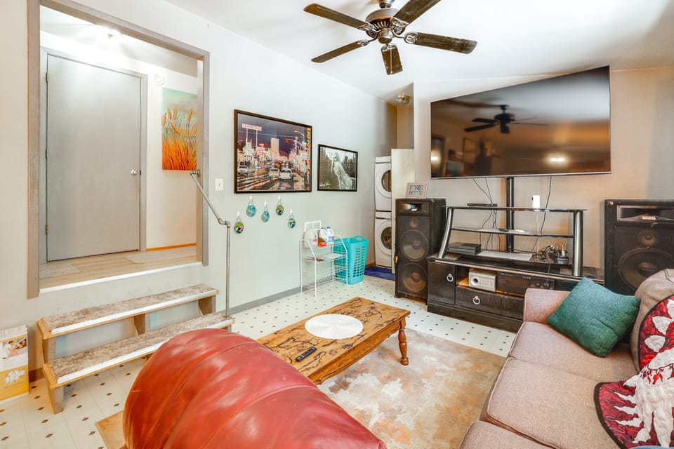 Next to Wine Rd! Apt w/ Balcony in Fredericksburg Apartment in Rio Grande