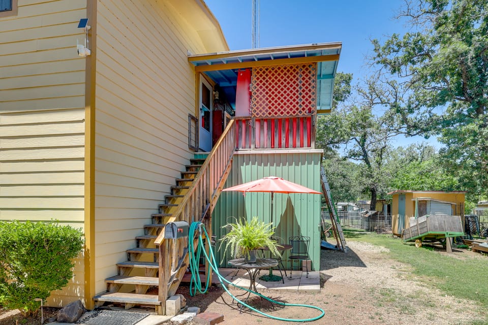 Next to Wine Rd! Apt w/ Balcony in Fredericksburg Apartment in Rio Grande