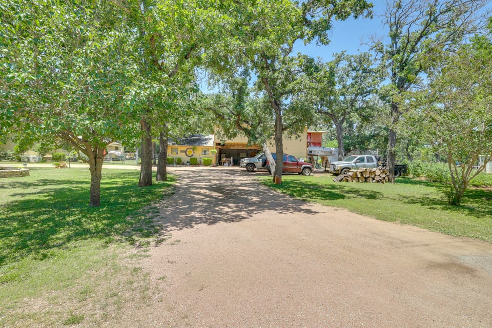 Next to Wine Rd! Apt w/ Balcony in Fredericksburg Apartment in Texas