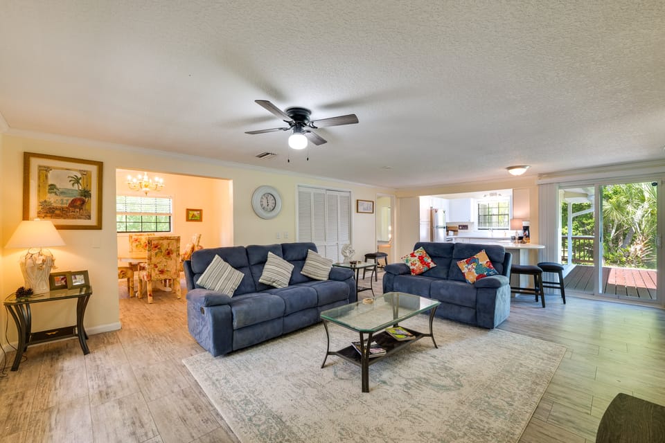 Furnished Deck & Patio! Pet-Friendly Kissimmee Gem House in Kissimmee