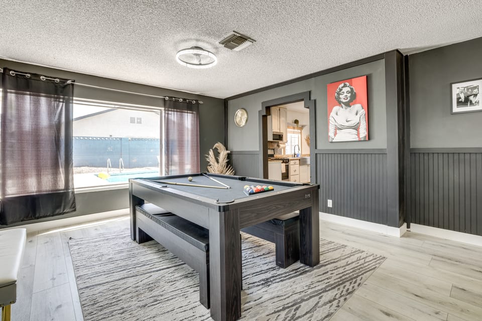 2 Mi to Chinatown Vegas! Quiet Oasis, Patio & Pool House in Spring Valley
