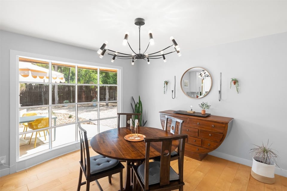5BR Group Retreat w/ Pool in Austin, 4 Mi to Dtwn House in Austin