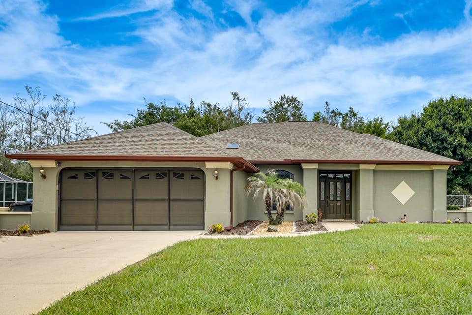 Weeki Wachee Retreat: Heated Pool and fenced Yard House in Spring Hill