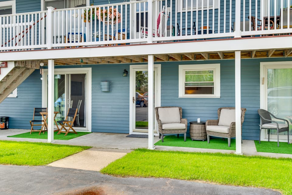 Walk to Wells Beach! Family-Friendly Gem w/ Patio Apartment in Wells