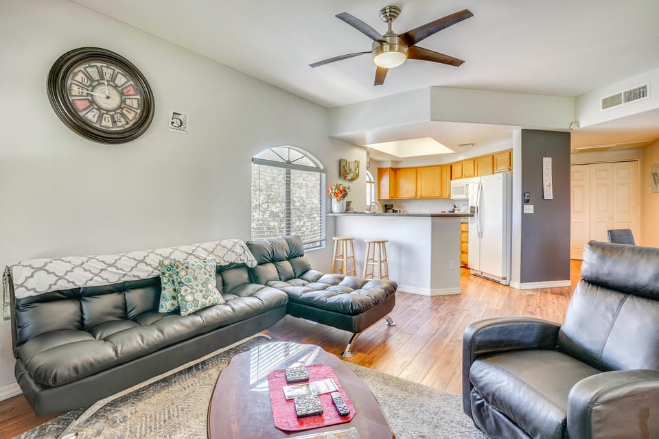 Condo Near Stadiums, Westgate Shops & Hospitals! Apartment in Avondale