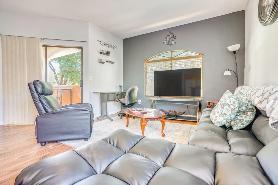 Condo Near Stadiums, Westgate Shops & Hospitals! Apartment in Avondale