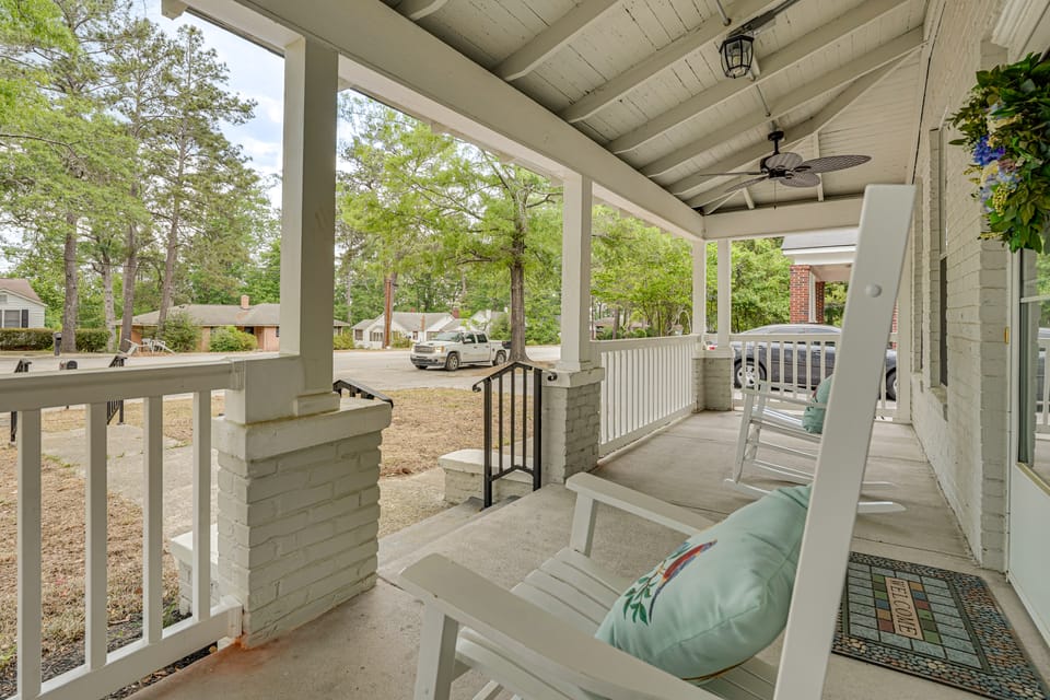 5 Mi to University of South Carolina: Home w/ Yard House in Columbia