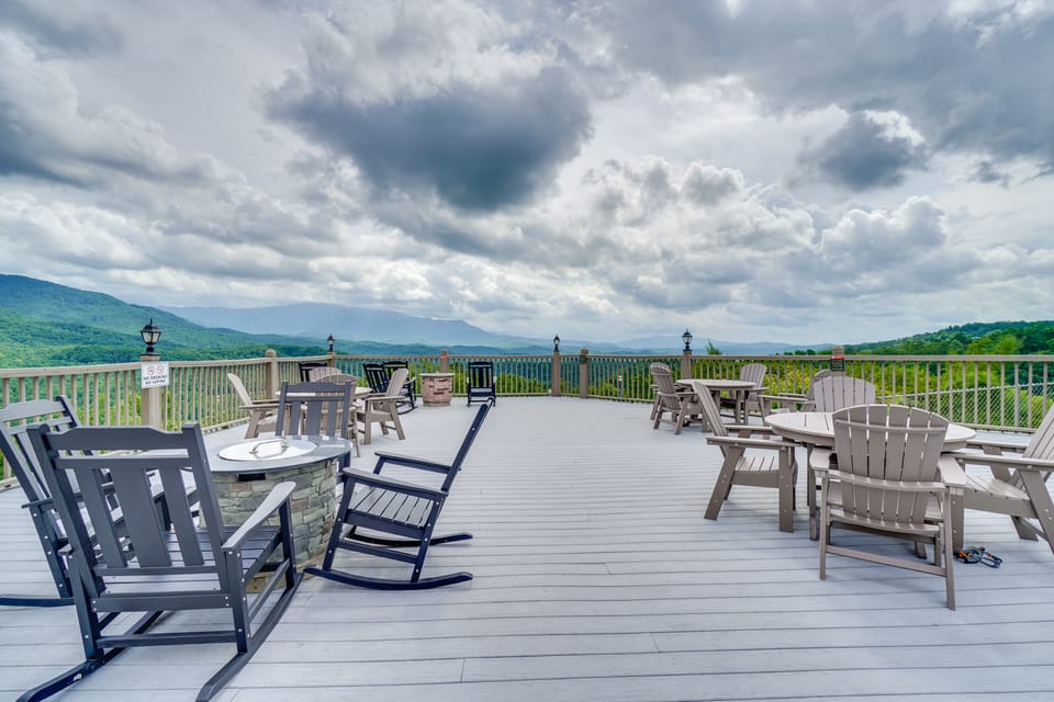 Gatlinburg Resort Condo: Explore the Smokies! Apartment in Pittman Center
