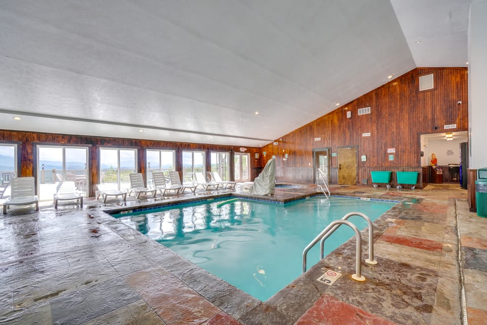 Gatlinburg Resort Condo: Explore the Smokies! Apartment in Pittman Center