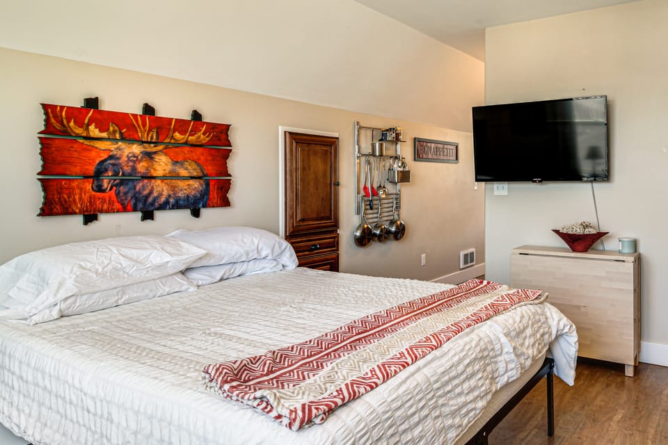 Shuttle to Crested Butte! 2-Unit Gunnison Retreat House in Gunnison