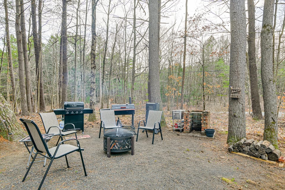 Woodland Views: Romantic Hudson Valley Hideaway Apartment in Capital District, NY, USA