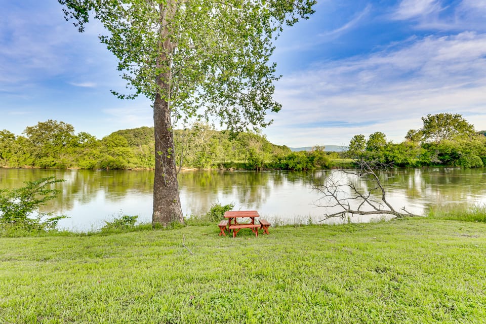Gazebo Grilling & River Chilling: Front Royal Home House in Shenandoah Valley