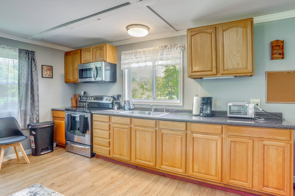 Woodsy Home Near Cassadaga Lakes: Pets Welcome! House in Lake Erie