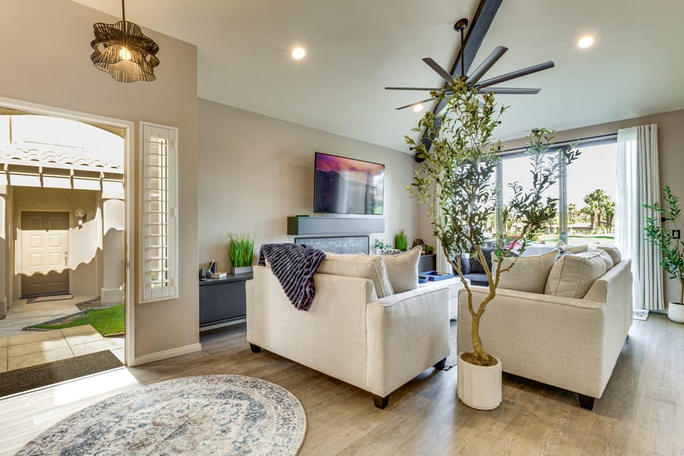 Luxury Palm Desert 'G House' w/ Views, Close Pool Apartment in Palm Desert