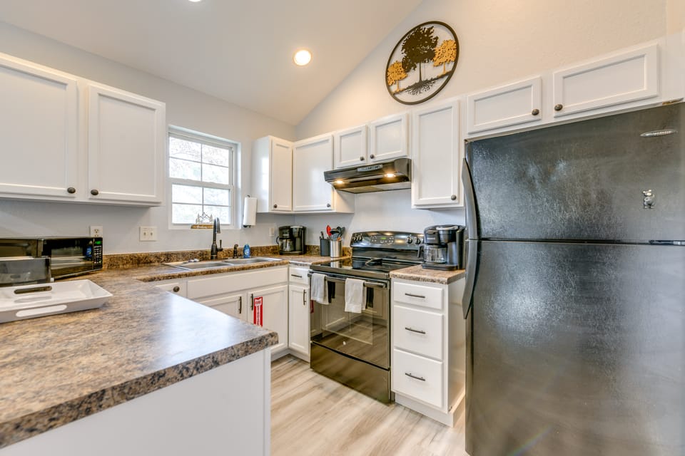 2-Unit Compound w/ Hot Tubs & Views in Gatlinburg! Apartment in Gatlinburg