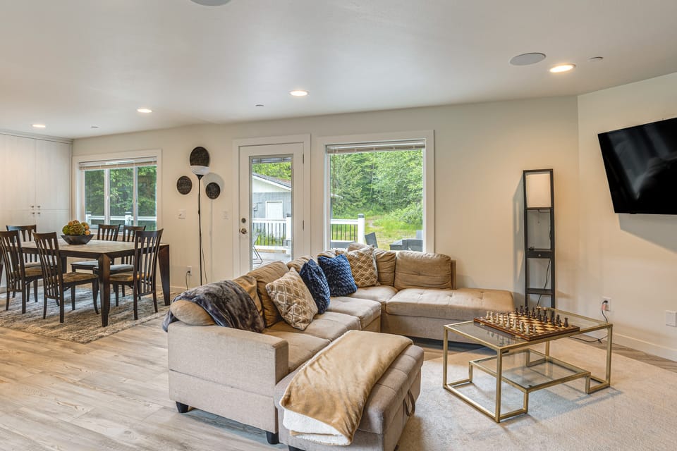 Day Trip to Lumen Field! Group Getaway in Puyallup House in Puyallup